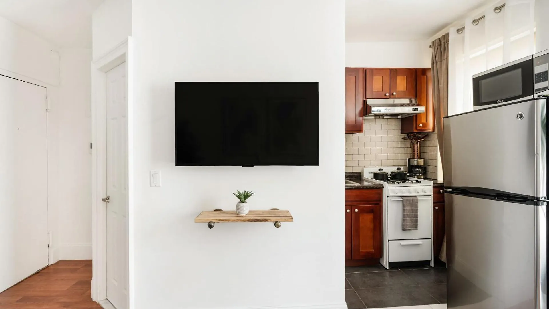 69-4D Trendy Lower East Side 1Br Brand New New York