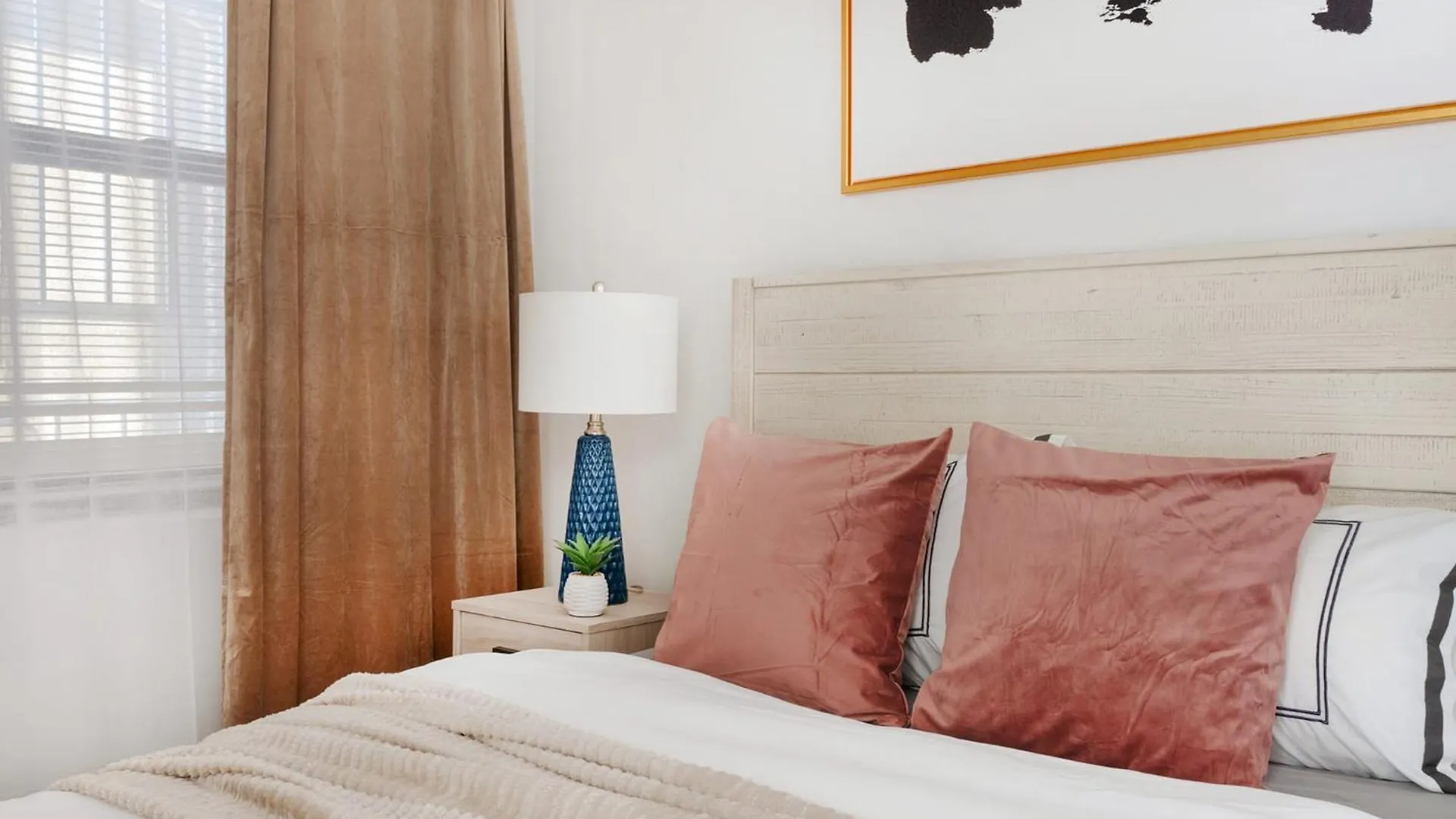 69-4D Trendy Lower East Side 1Br Brand New New York 0*,  United States